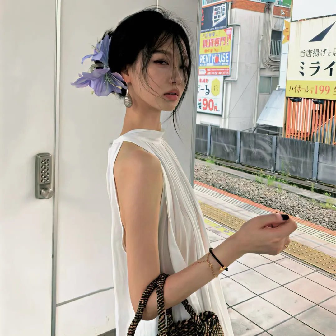 与凤飞